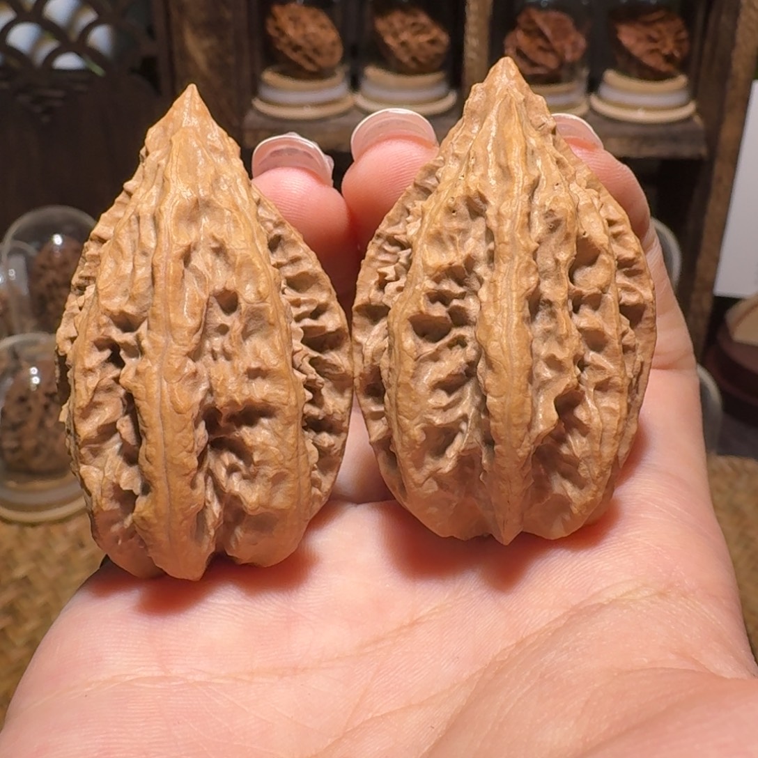 文玩核桃把件粗筋八棱通天塔