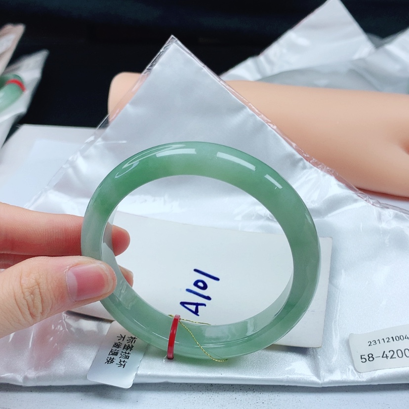 【闪购商品】翡翠手镯未镶嵌天然缅甸a货手镯58