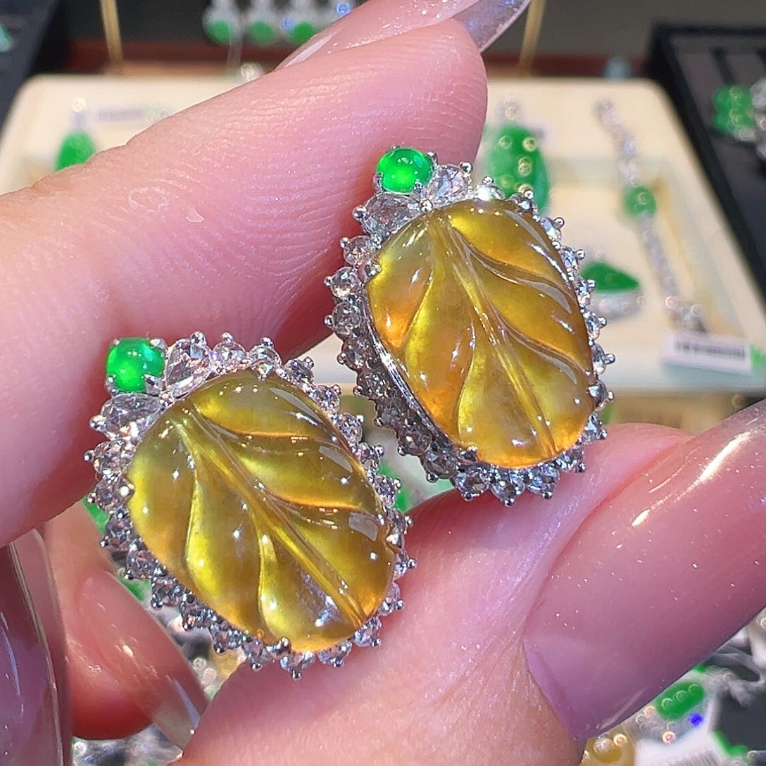 翡翠耳环18K金镶嵌翡翠