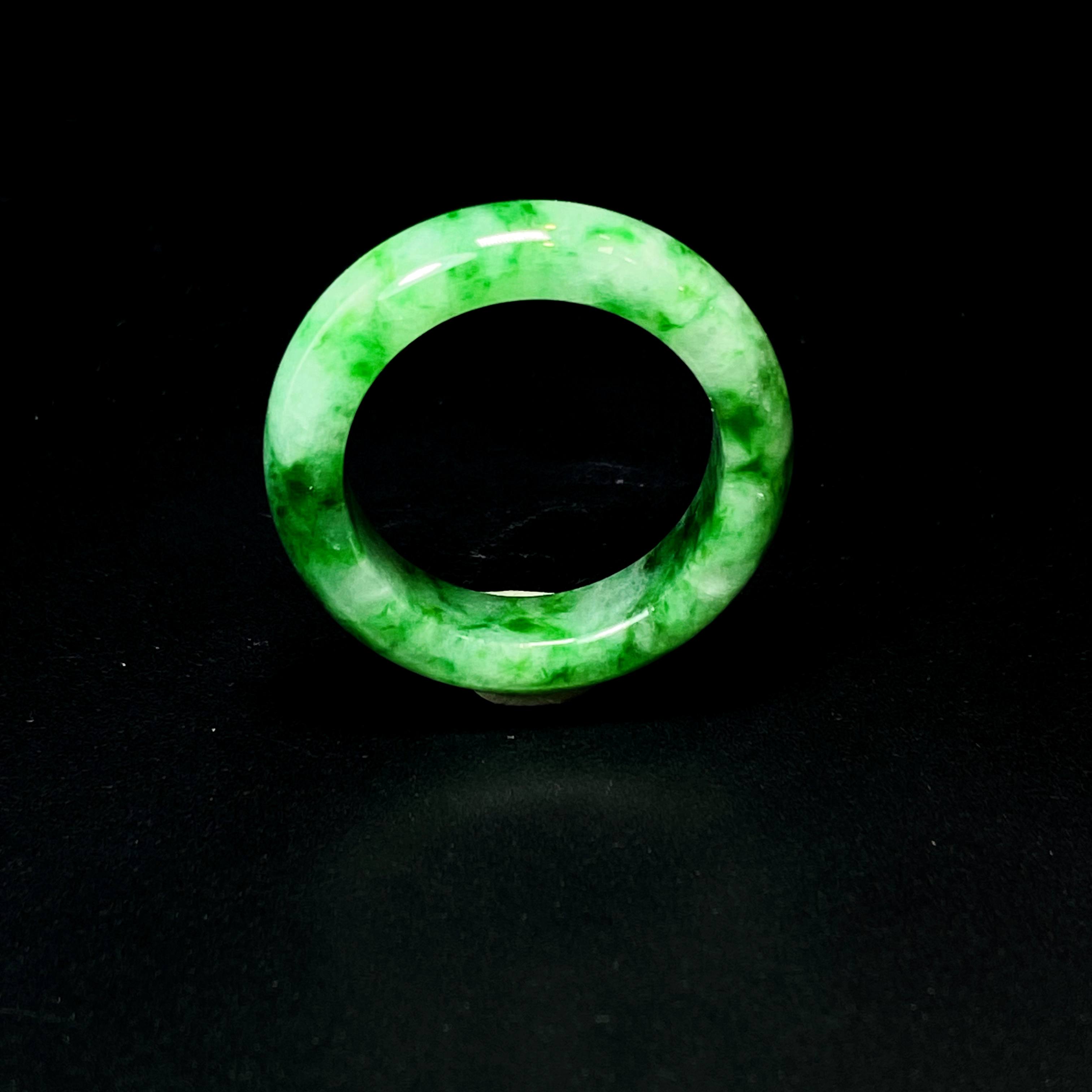 RX23天然缅甸A货翡翠白底绿花戒圈/100170/北京中保拍卖