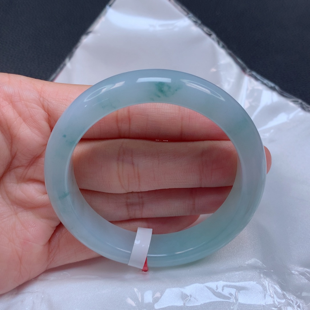 翡翠手镯未镶嵌天然