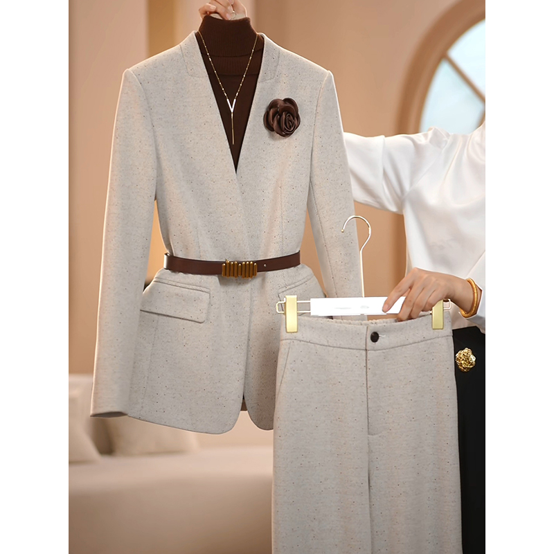 【AMNK服饰】2025秋冬新款灰杏色高级简约设计师系列修身西装外套