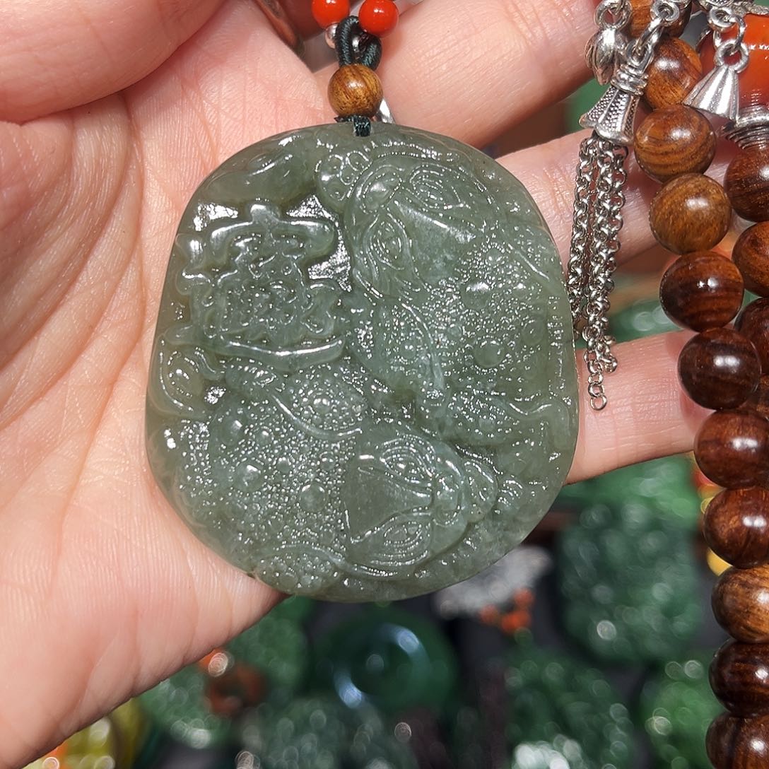 颈饰未镶嵌和田玉（糖玉）