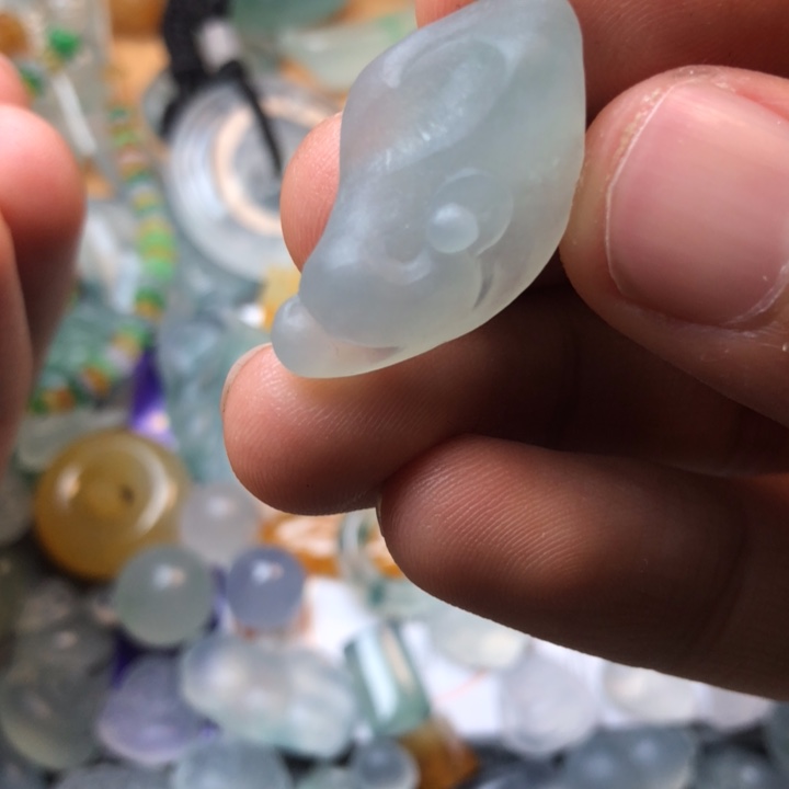 定制翡翠未镶嵌挂件