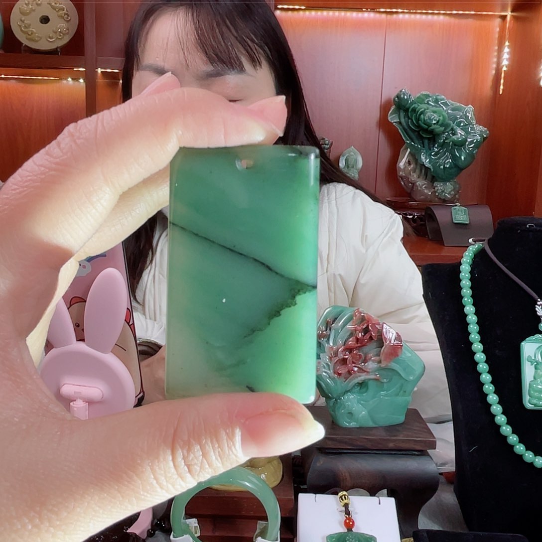石英质玉颈饰未镶嵌