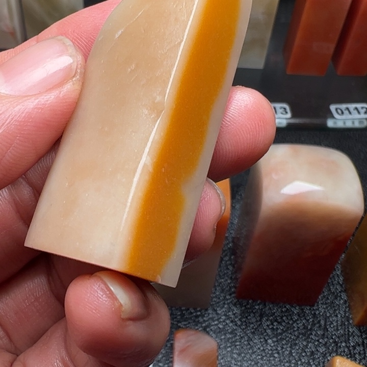 老挝石t****1我们的确是