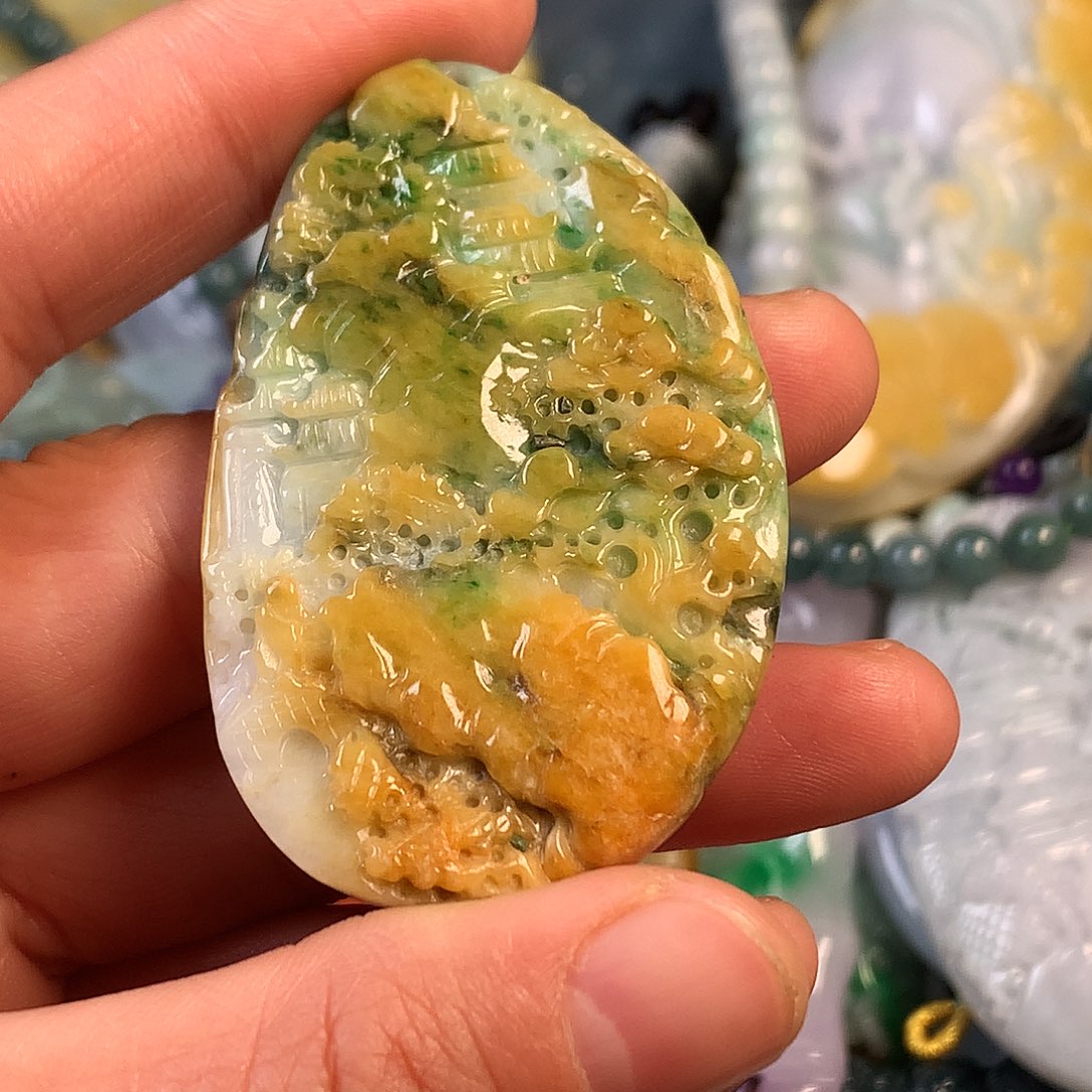 独***下翡翠未镶嵌颈饰天然翡翠