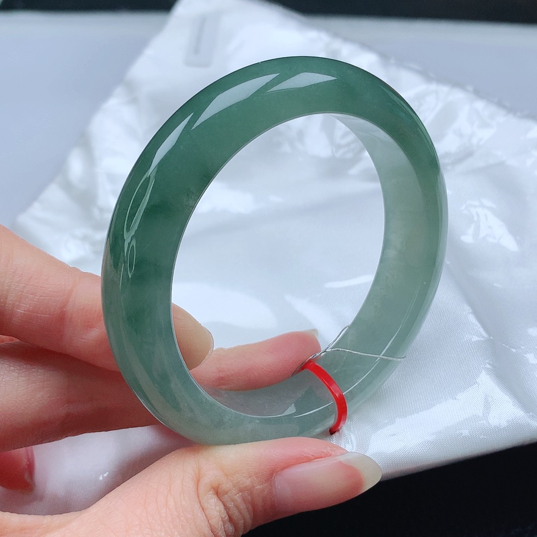 翡翠手镯未镶嵌53圈
