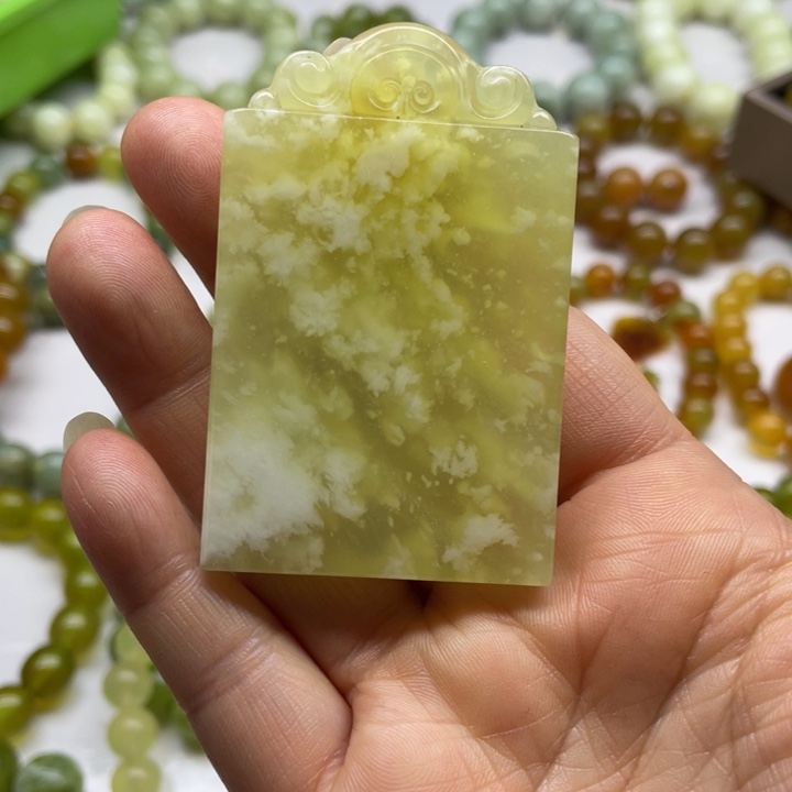 蛇纹石玉吊坠未镶嵌冬*