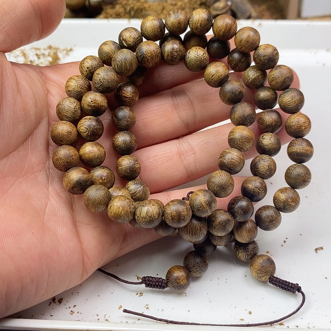 沉香手串虫漏圆珠乌身规格0.9-20