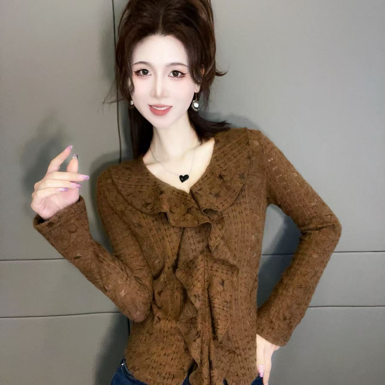 2025冬新款小V领荷叶边设计感减龄百搭时尚长袖T恤女修身上衣232#