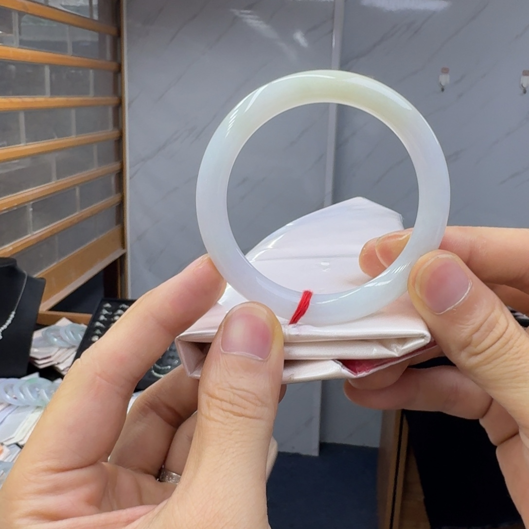 翡翠未镶嵌手镯翡翠