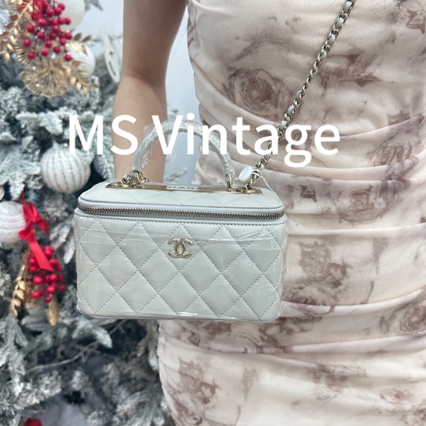 99新 Chanel/香奈儿 香奈儿浅灰色长盒子带镜子（芯片）