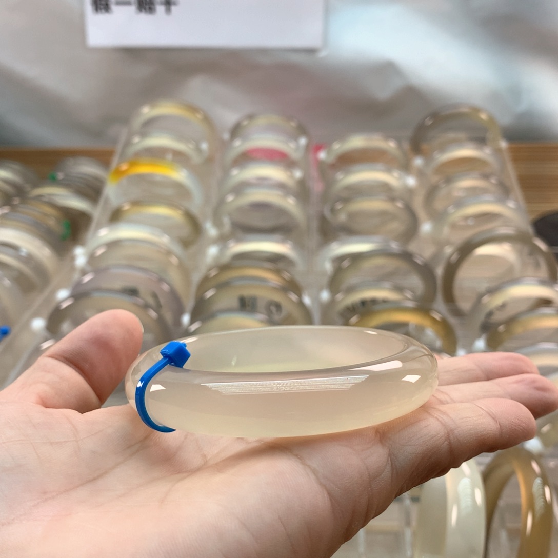 【闪购商品】手镯玛瑙/玉髓未镶嵌