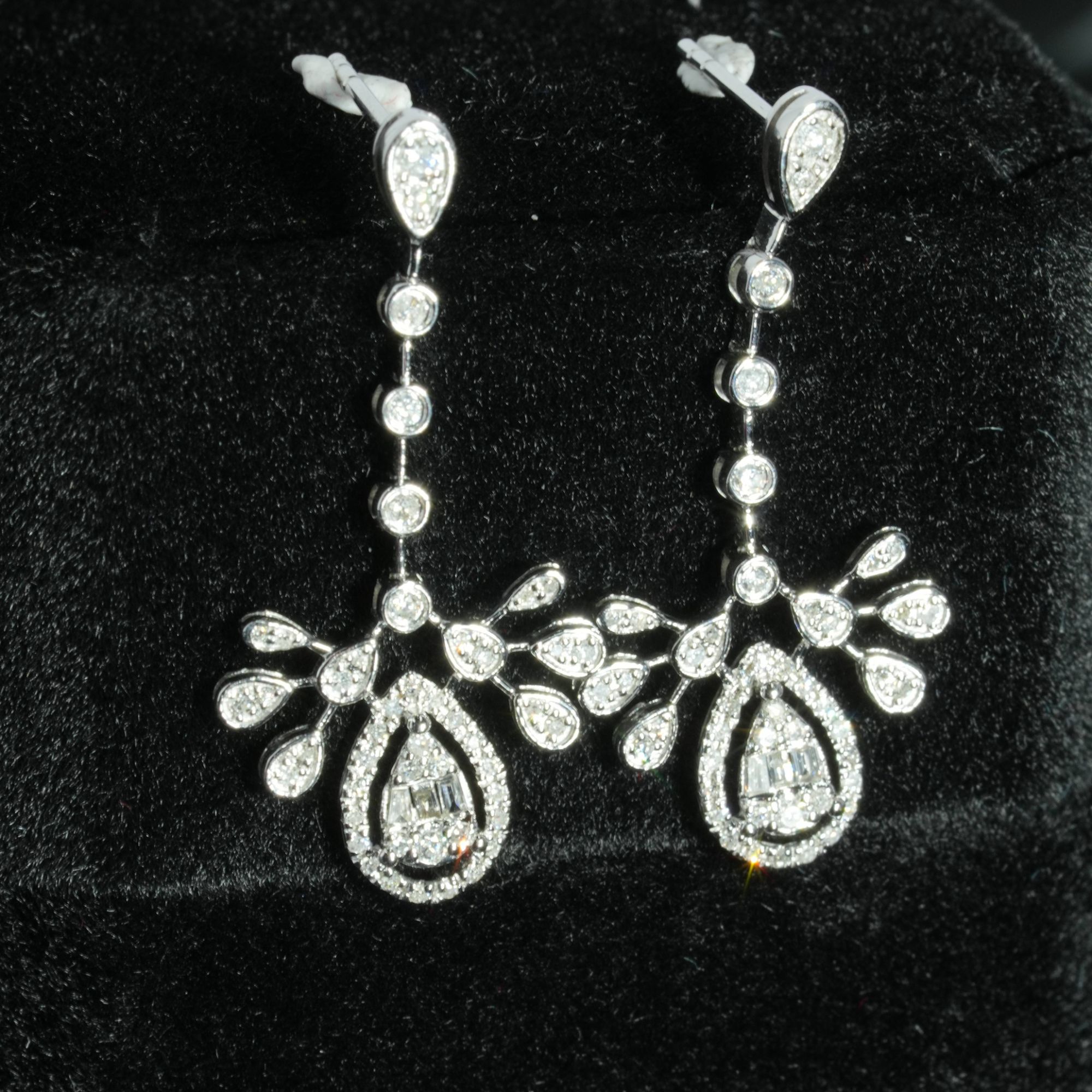 18k白金复古满天星高级感水滴耳环钻石耳饰女时尚百搭简约气质