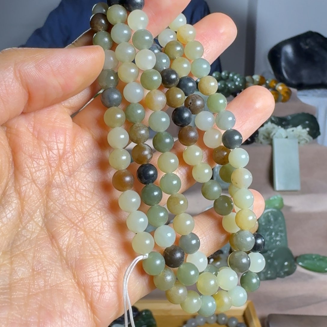 和田玉颈饰未镶嵌