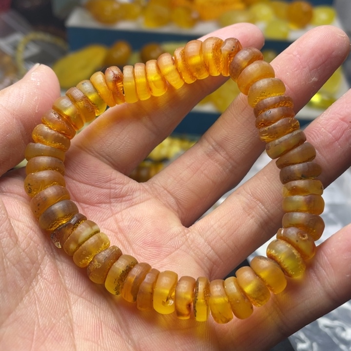 未镶嵌琥珀珠宝奇石