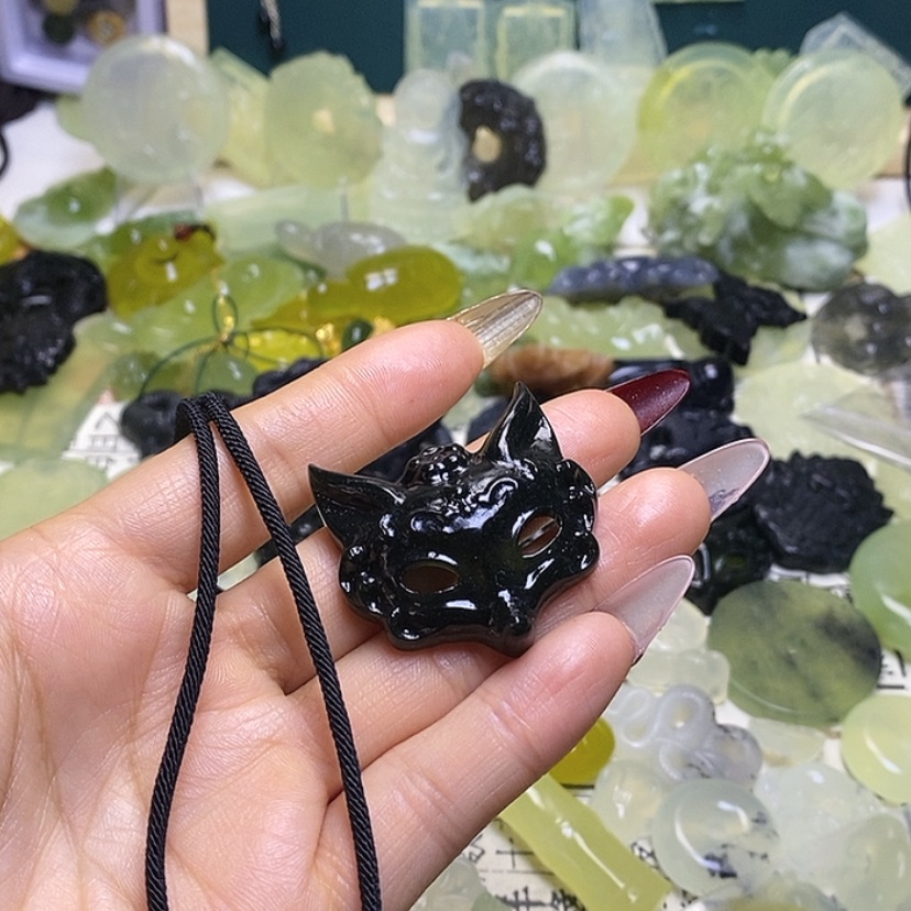 【闪购商品】蛇纹石玉颈饰未镶嵌顾*安