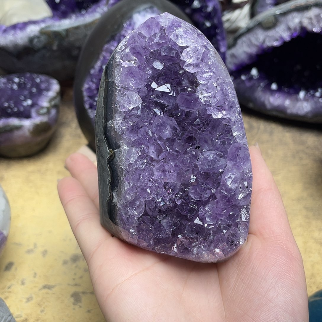 西***营紫晶大型摆件（非配饰）未镶嵌