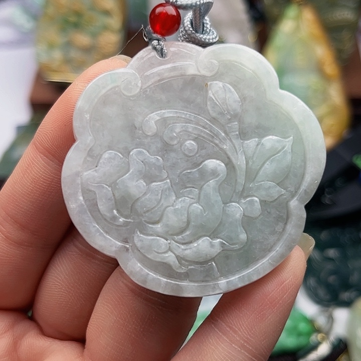 翡翠未镶嵌颈饰挂件