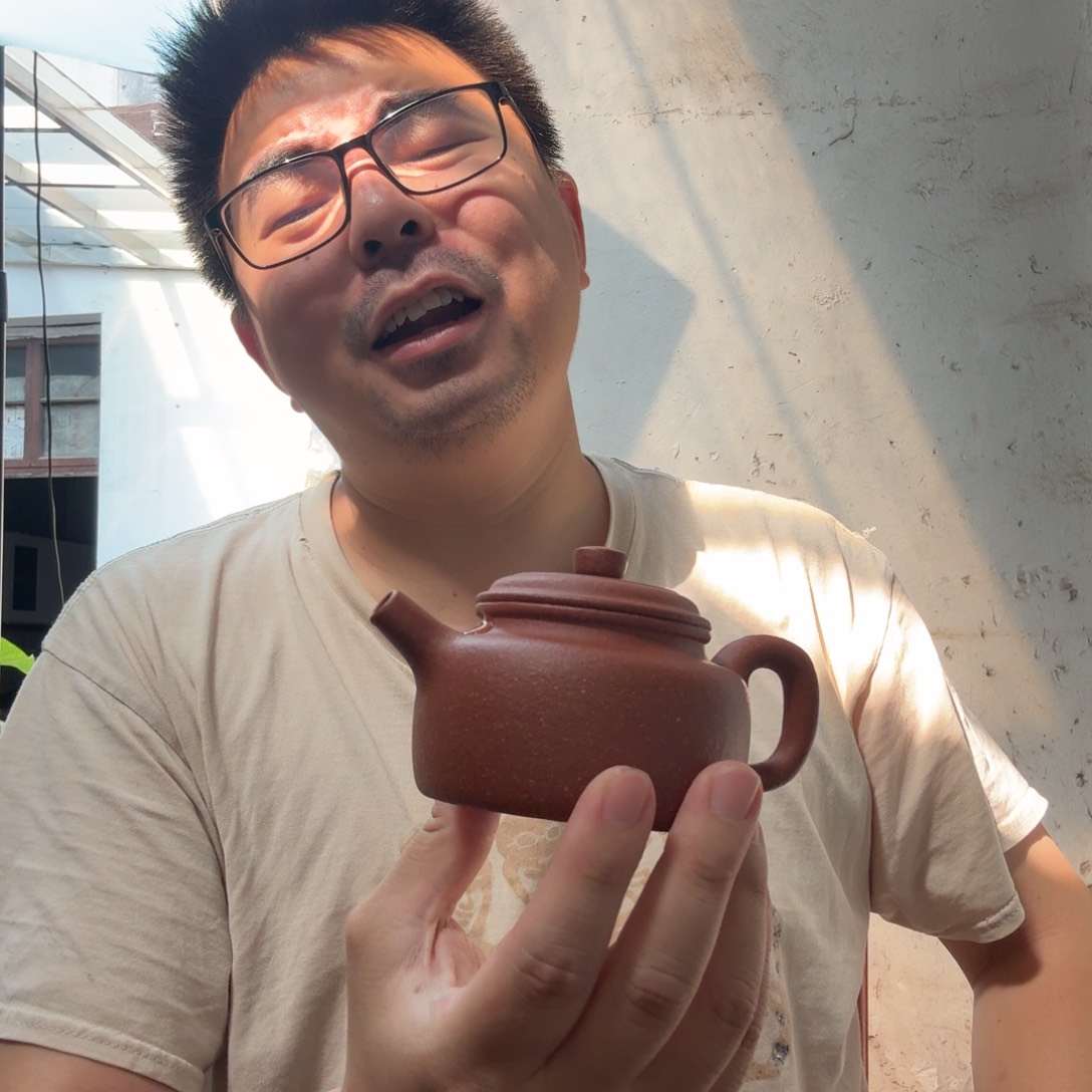 茶壶底槽青微瑕的壶