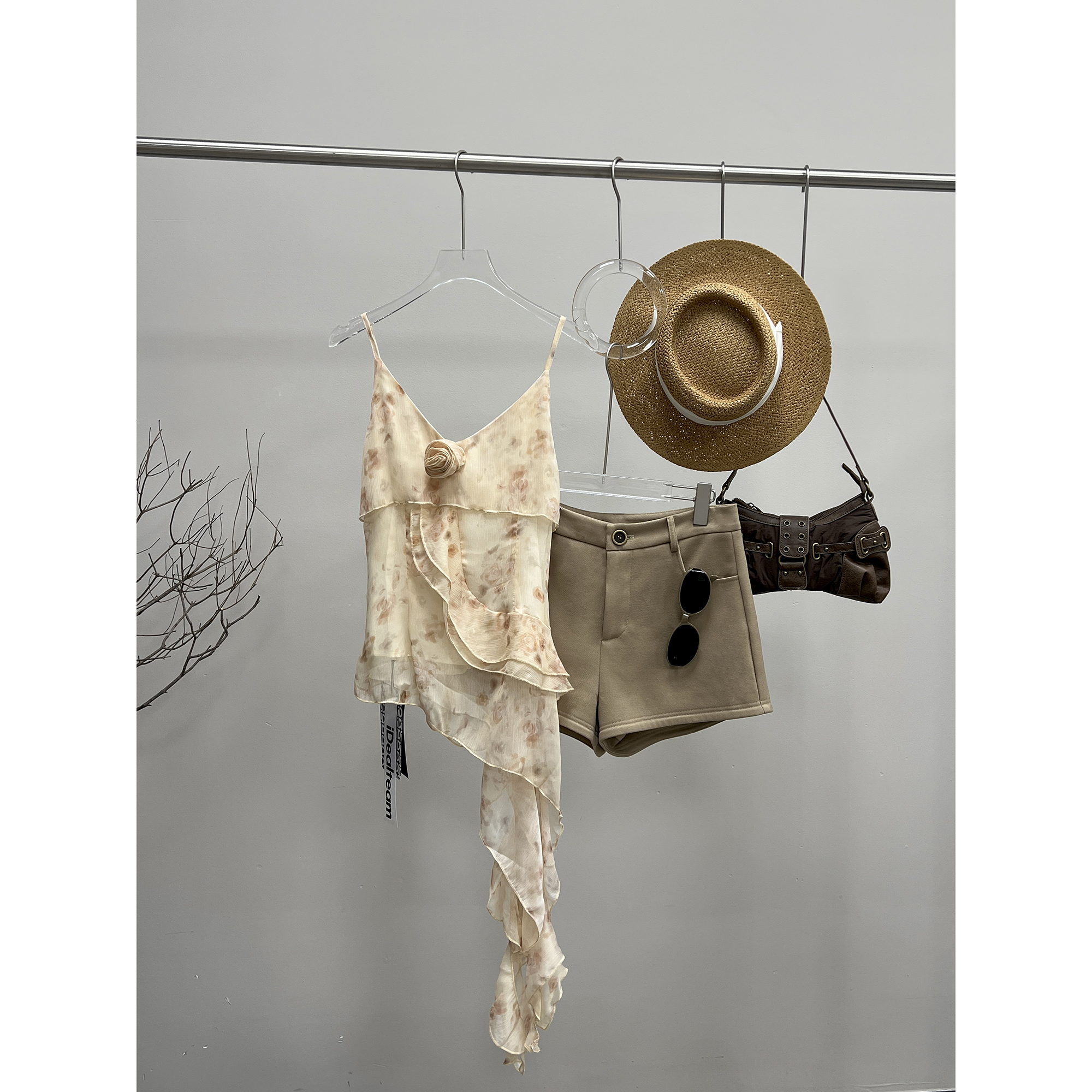 玫瑰花不规则边小吊带50032