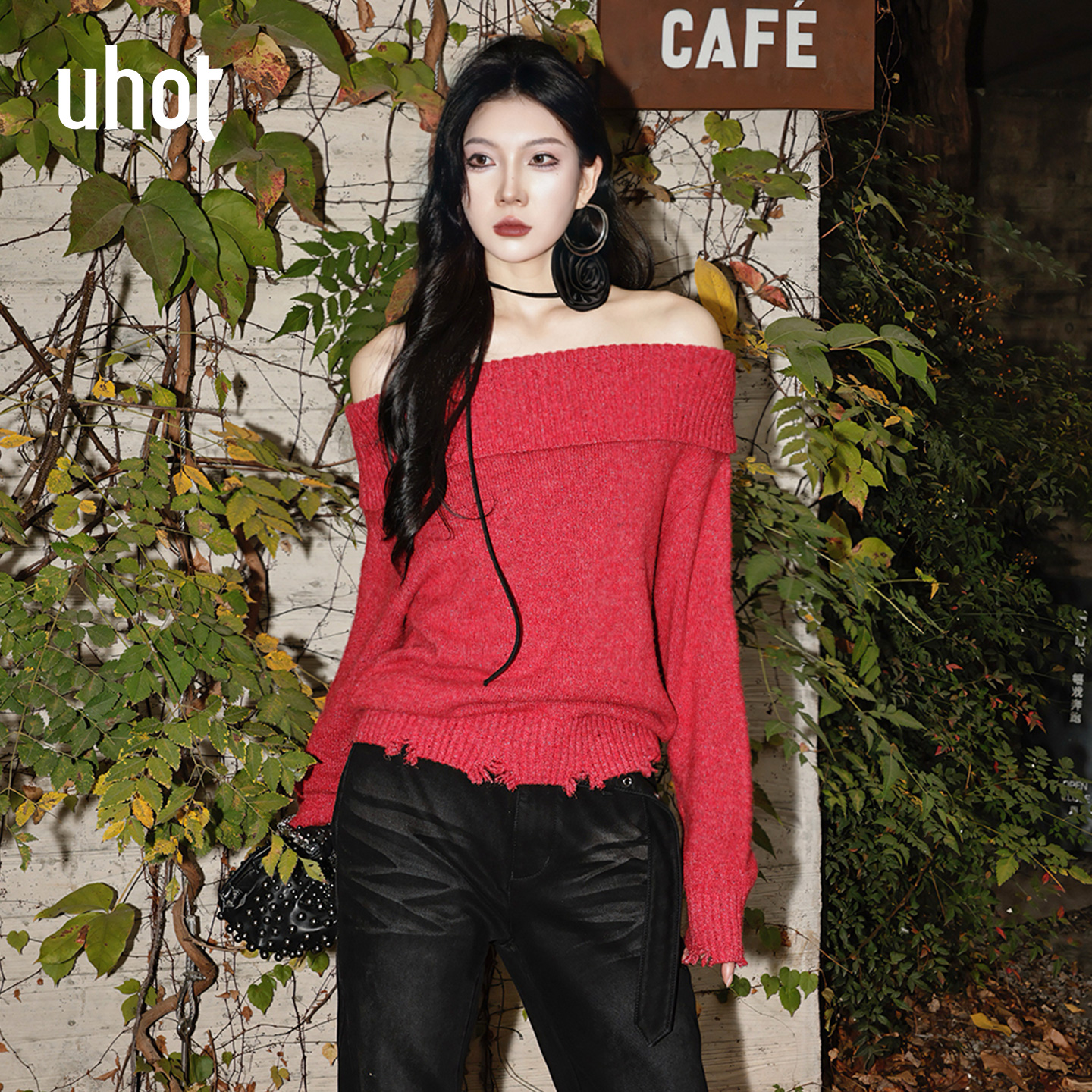 UHOT/诱货红色秋冬一字肩上衣短款宽松针织衫精致性感 UWWW3Z760M