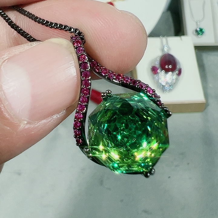 钻石吊坠(赠链)未镶嵌