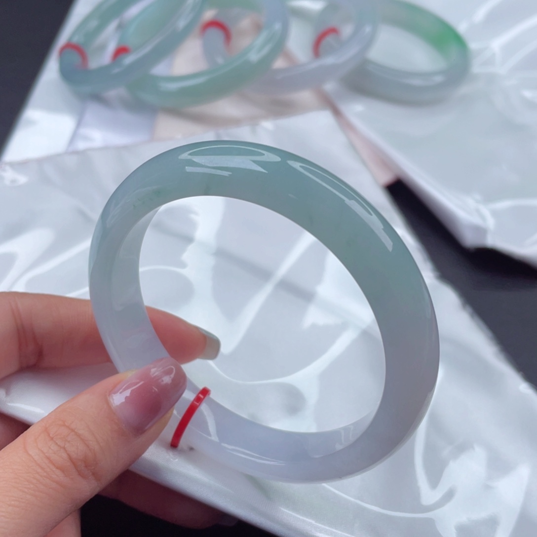 翡翠未镶嵌手镯?****?58圈