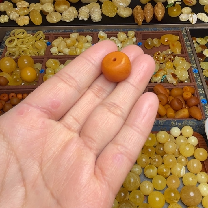 蜜蜡未镶嵌珠宝奇石老蜡墩子一个