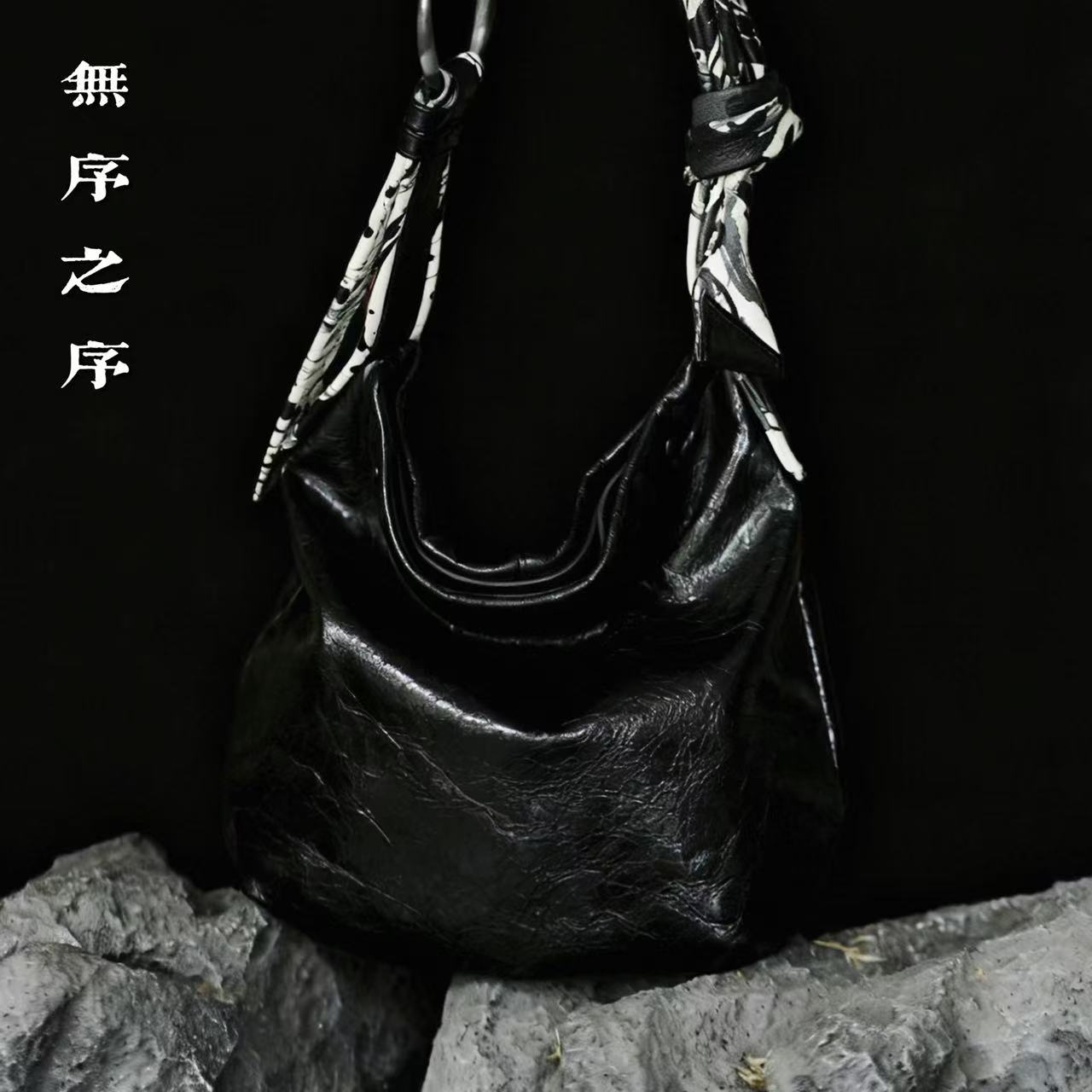 【无序之序】春夏新款时尚休闲斜跨黑色设计感小众个性真皮牛皮包