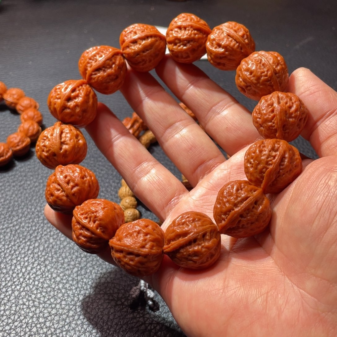 手串文玩核桃新年快乐