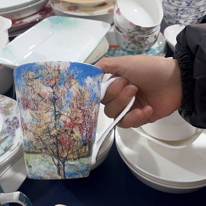 碗微瑕骨瓷马克杯一个粉色