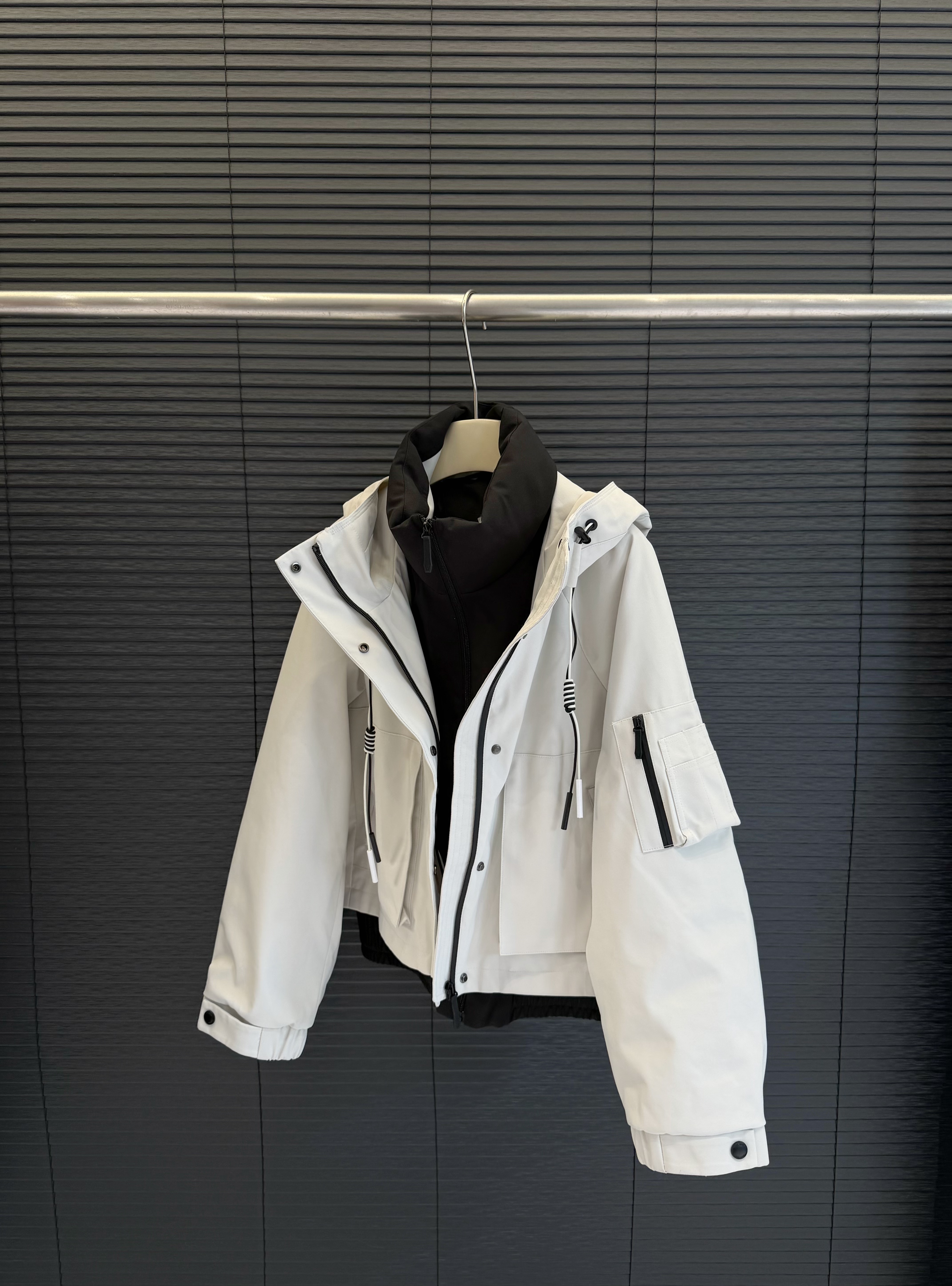 仓美美女装-连帽拉链袖口口袋设计羽绒服（卡码推荐拍大!)