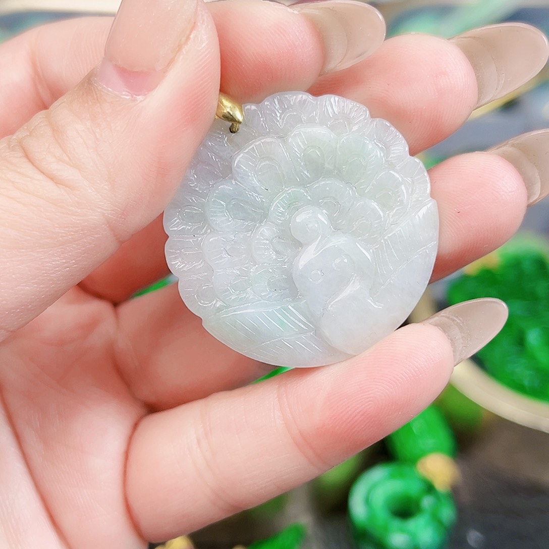 翡翠颈饰未镶嵌吊坠