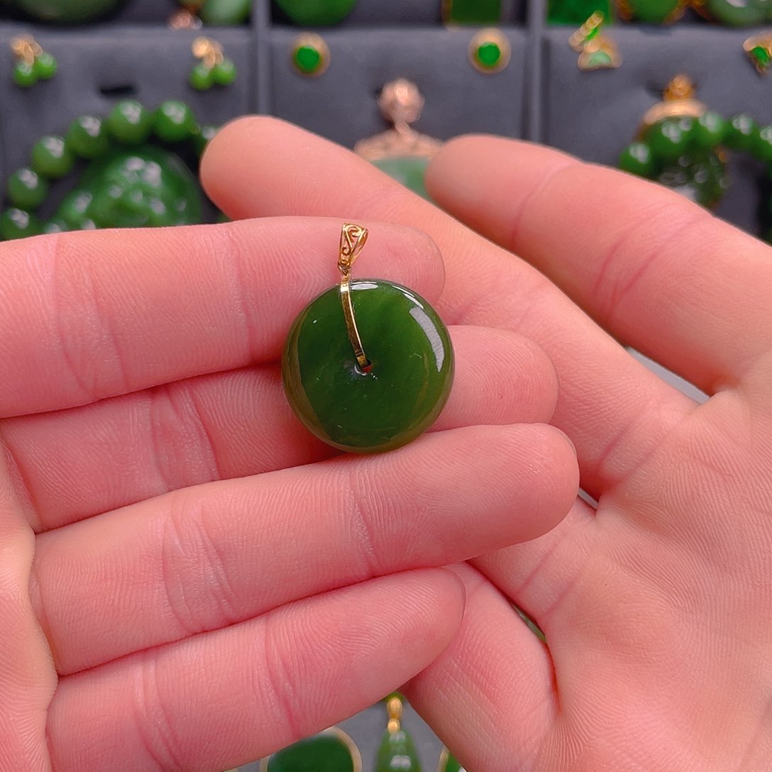 和田玉（碧玉）吊坠(不含链)18K金镶嵌1280