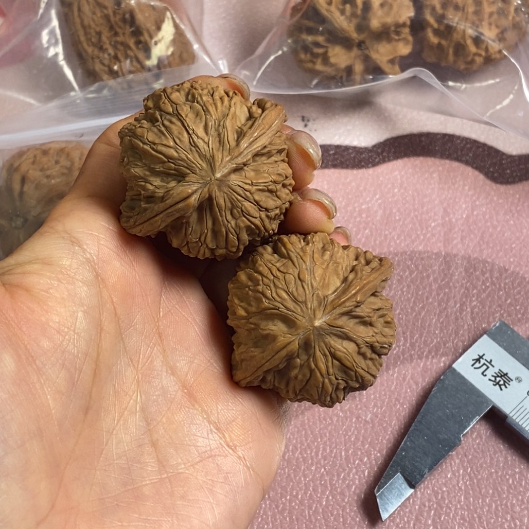 冬***军文玩核桃吊坠41磨盘188