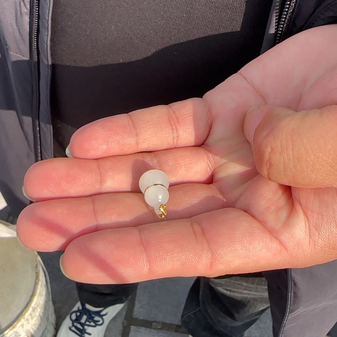 羊脂级质感的18k厚金镶嵌的大漏款葫芦和田玉白玉