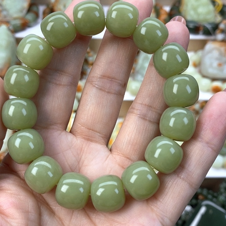 【闪购商品】透闪石质玉手串未镶嵌