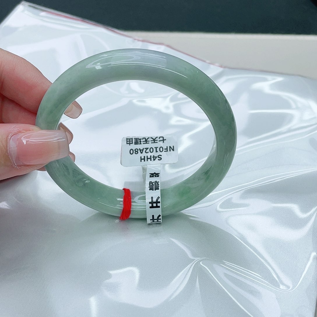 翡翠手镯未镶嵌正58