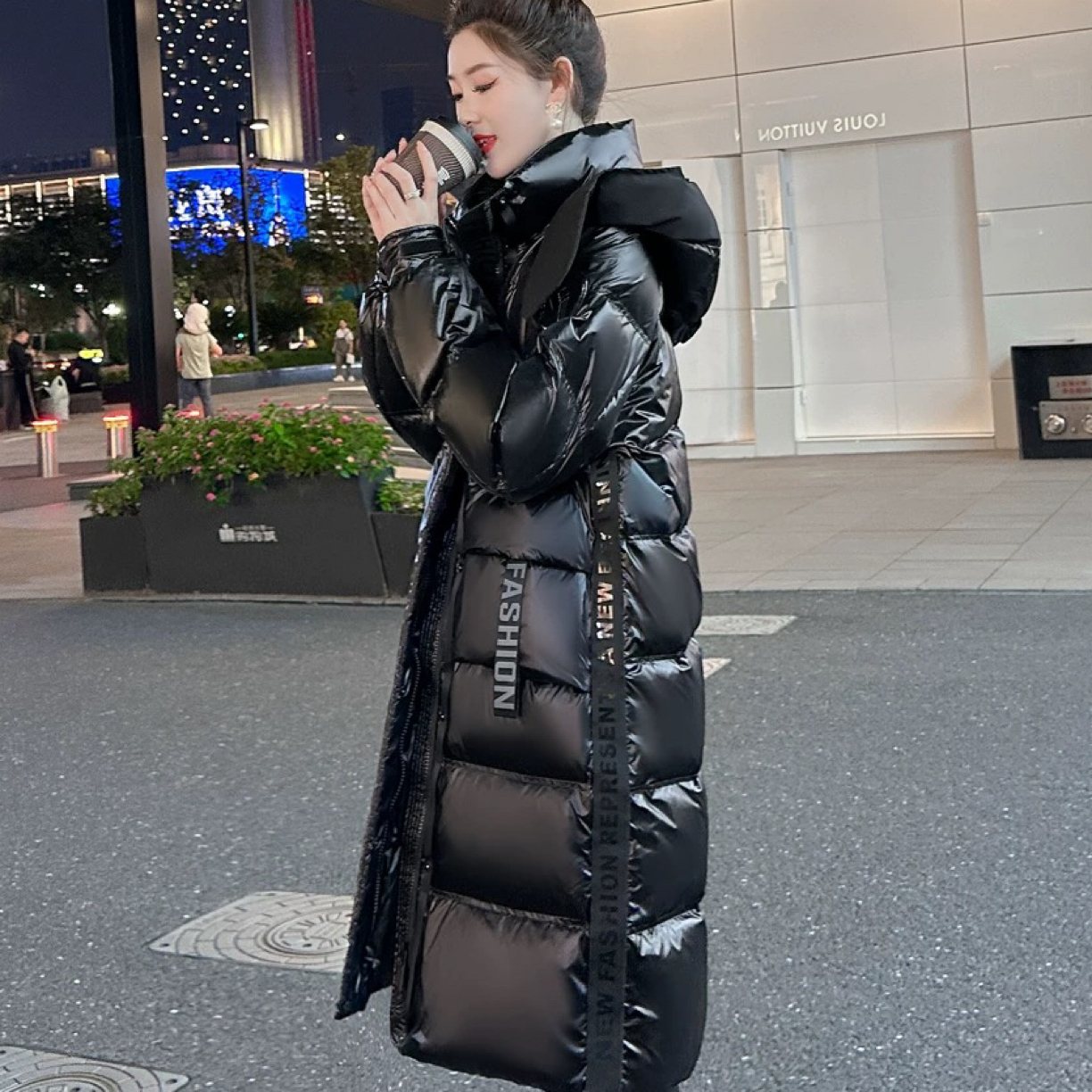 162黑色可收腰防寒服样衣
