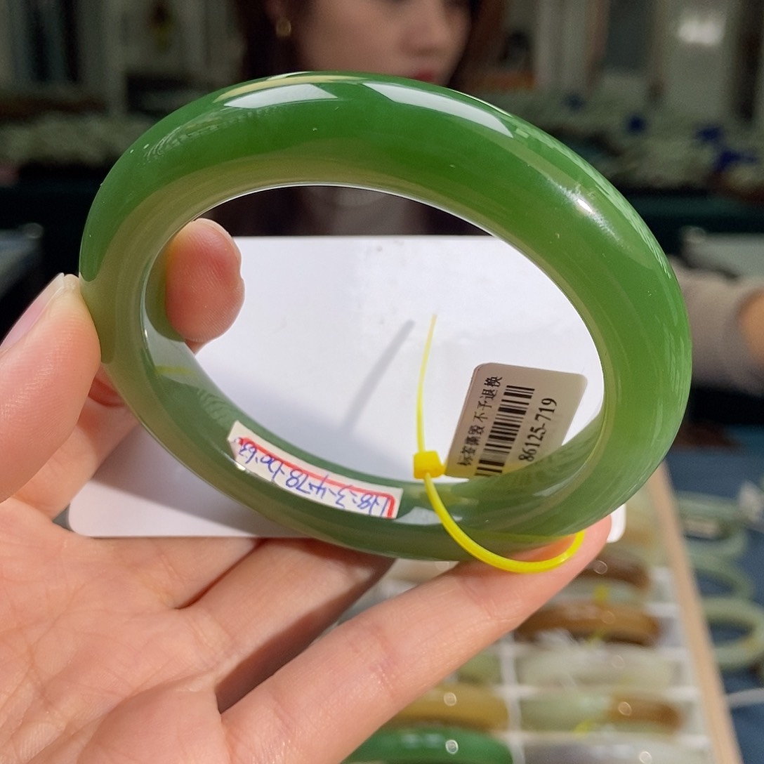 和田玉手镯未镶嵌56 57