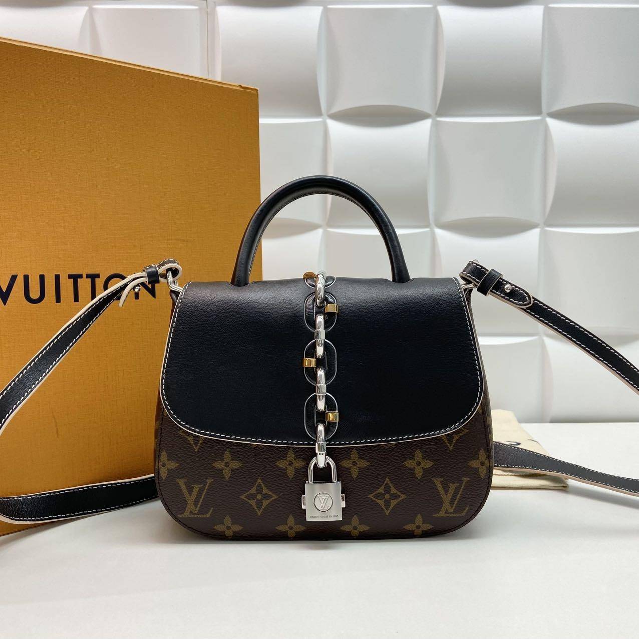 胖虎安安/路易威登/95新/公价0/箱包/斜挎包/312507220062