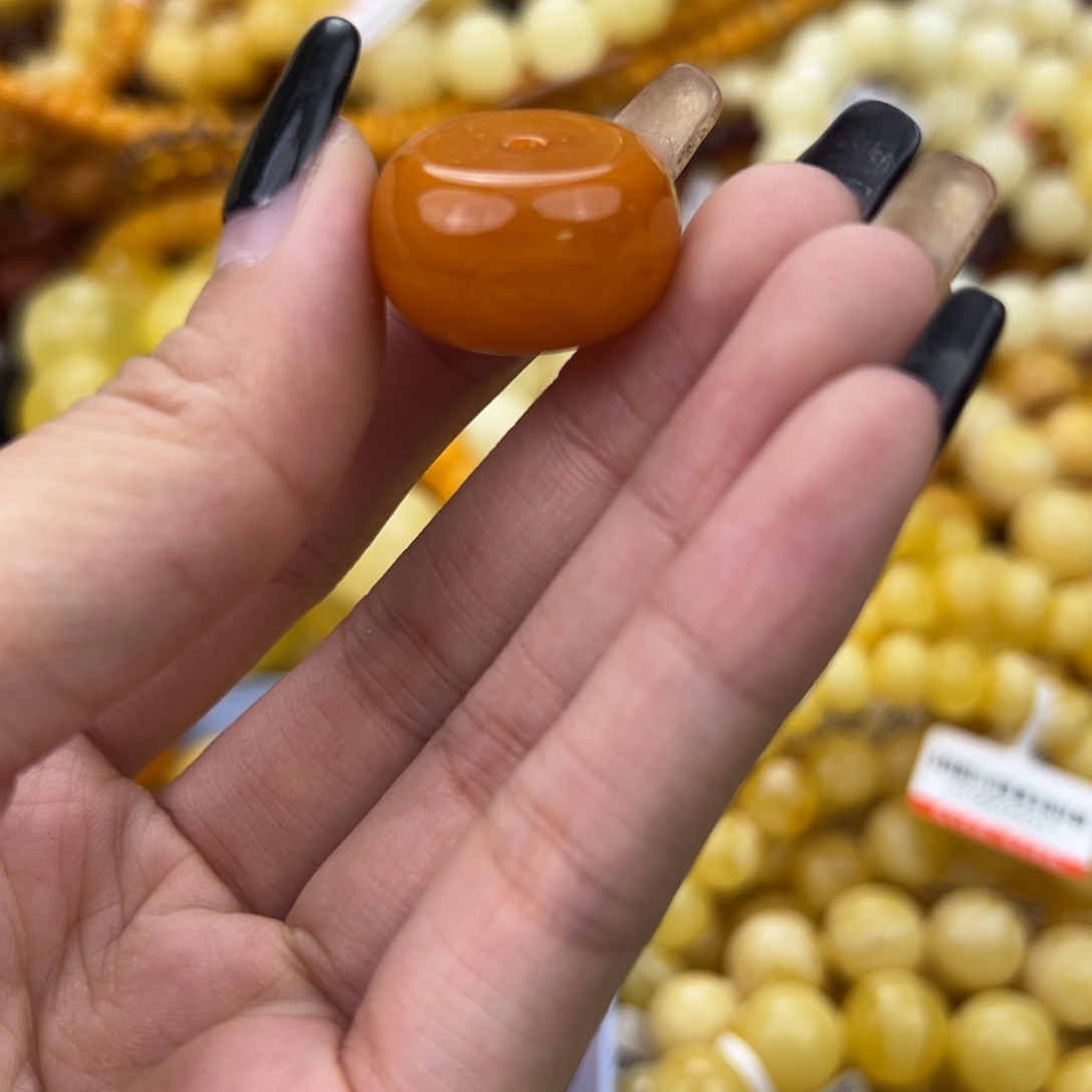 琥珀珠宝奇石未镶嵌