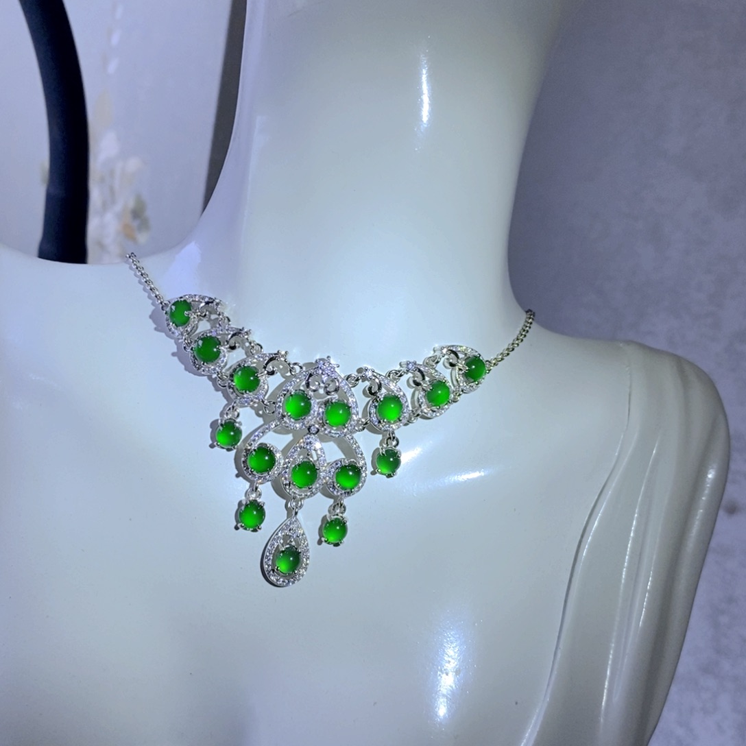 翡翠耳钉银S925镶嵌天然翡翠