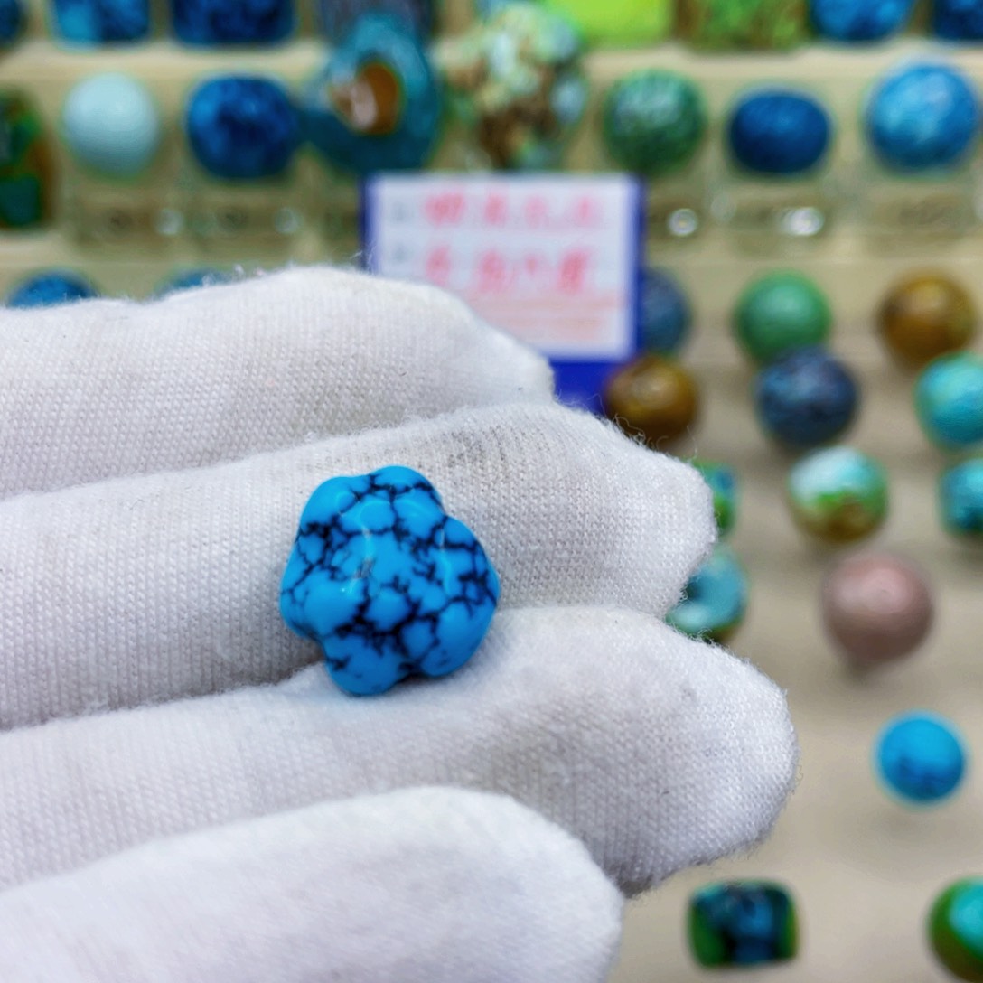 未镶嵌绿松石颈饰