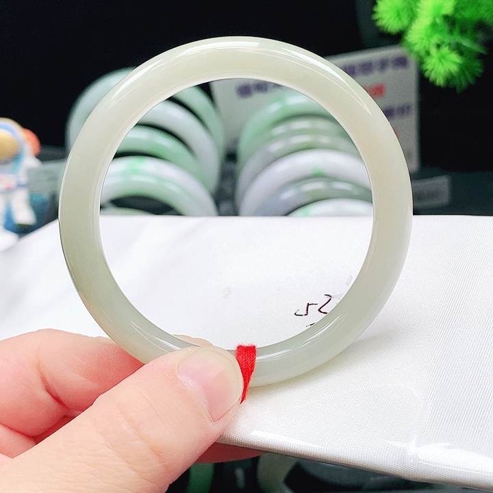 翡翠未镶嵌手镯121