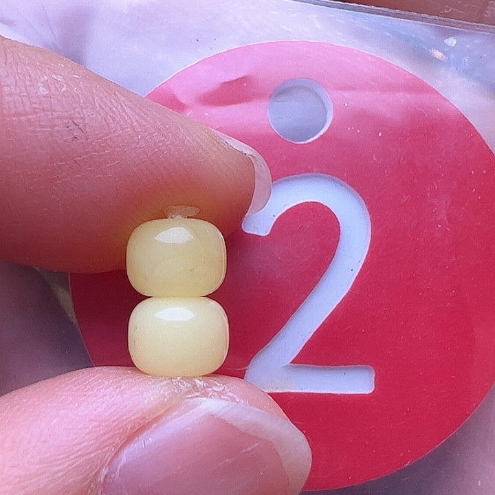 蜜蜡裸石未镶嵌6.2m m