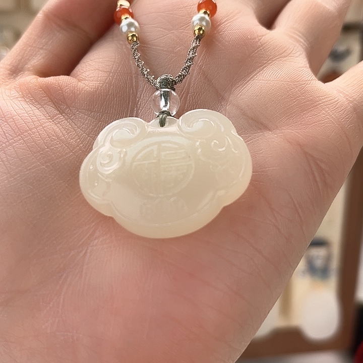 玛瑙/玉髓颈饰未镶嵌冯**?