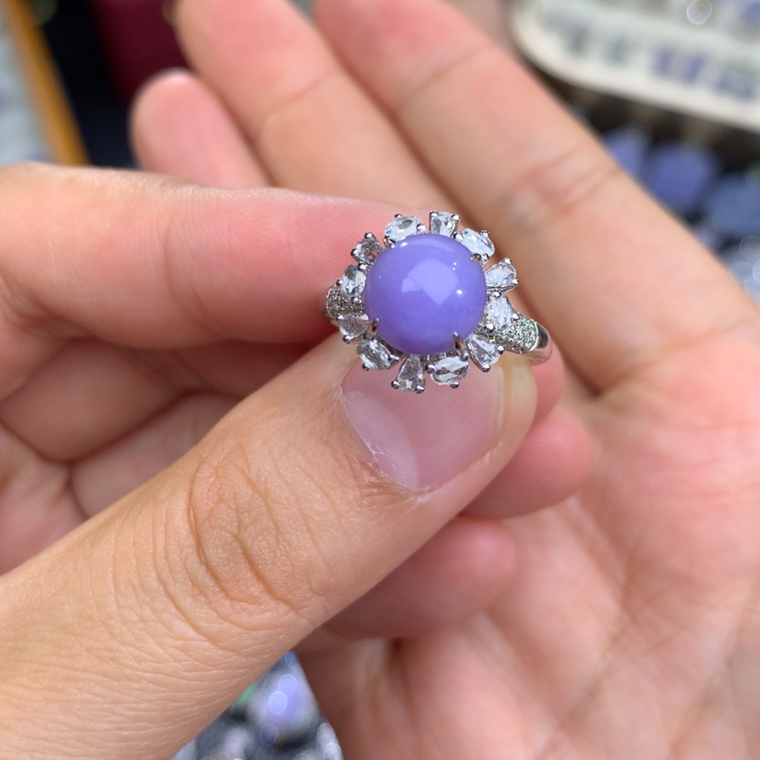 翡翠18K金镶嵌戒指签收后48小时鉴赏期